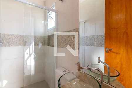 Banheiro da Suíte 1 de casa de condomínio para alugar com 3 quartos, 112m² em Parque Mandaqui, São Paulo