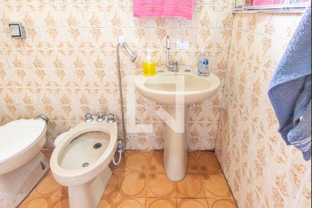 Banheiro de casa à venda com 2 quartos, 149m² em Jardim Silvana, Santo André