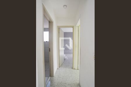 Corredor de apartamento para alugar com 2 quartos, 57m² em Vila Luzita, Santo André