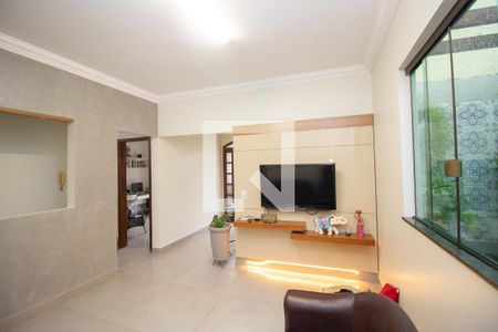 Sala de casa à venda com 3 quartos, 248m² em Jardim Laguna, Contagem