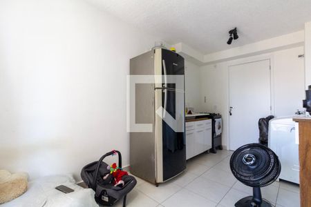 Sala, Cozinha e área de serviço de apartamento para alugar com 1 quarto, 32m² em Guaiauna, São Paulo