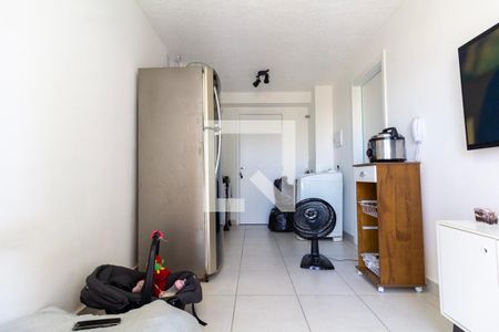 Sala, Cozinha e área de serviço de apartamento para alugar com 1 quarto, 32m² em Guaiauna, São Paulo