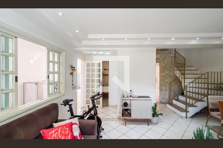 Sala de casa de condomínio à venda com 3 quartos, 195m² em Vila Robertina, São Paulo