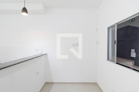 Sala/Cozinha/Área de Serviço de apartamento para alugar com 1 quarto, 30m² em Parque Cisper, São Paulo