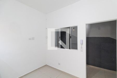 Sala/Cozinha/Área de Serviço de apartamento para alugar com 1 quarto, 30m² em Parque Cisper, São Paulo