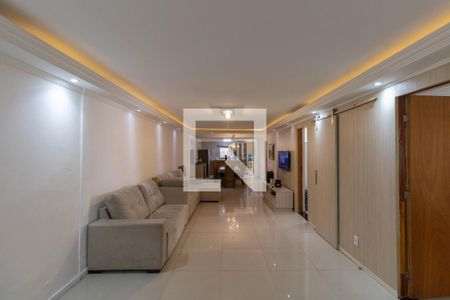 Sala e Cozinha de casa à venda com 4 quartos, 310m² em Jardim Santana, São Paulo