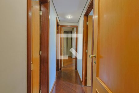 Corredor de apartamento à venda com 4 quartos, 170m² em Belvedere, Belo Horizonte