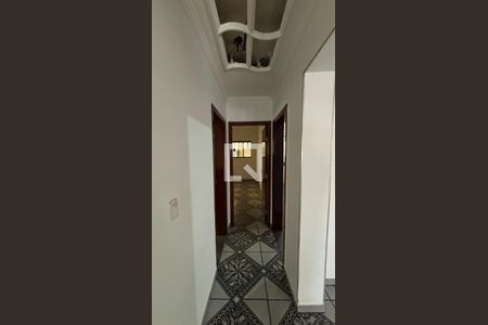 Corredor de casa para alugar com 5 quartos, 374m² em Vila Scarpelli, Santo André