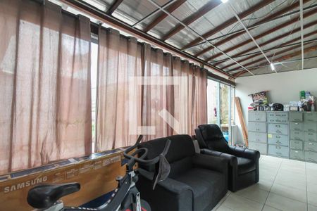 Casa para alugar com 3 quartos, 110m² em Vila Bancaria, São Paulo