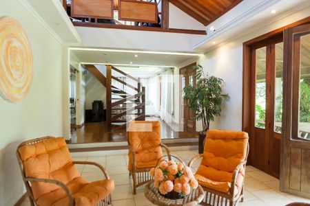 Sala 1 de casa de condomínio à venda com 3 quartos, 350m² em Ouro Velho Mansões, Nova Lima