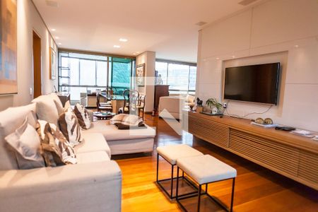 Sala de TV de apartamento à venda com 4 quartos, 270m² em Vila Castelo, Nova Lima