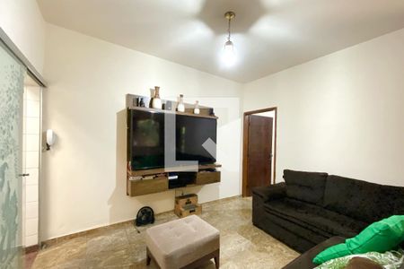 Sala de casa à venda com 3 quartos, 400m² em Cidade Nova, Belo Horizonte