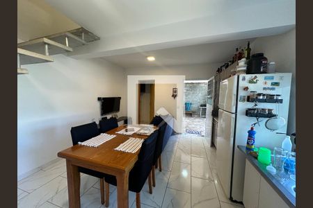 Sala/Cozinha de casa à venda com 5 quartos, 200m² em Vila Pouso Alegre, Barueri
