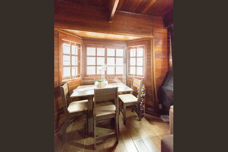 Casa à venda com 2 quartos, 105m² em Mato Grande, Canoas