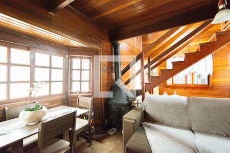 Casa à venda com 2 quartos, 105m² em Mato Grande, Canoas