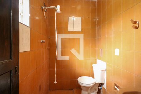 Banheiro de casa para alugar com 2 quartos, 70m² em Serraria, Diadema