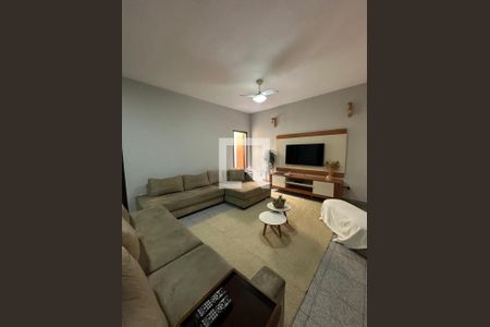 Sala de casa para alugar com 3 quartos, 360m² em Moquetá, Nova Iguaçu