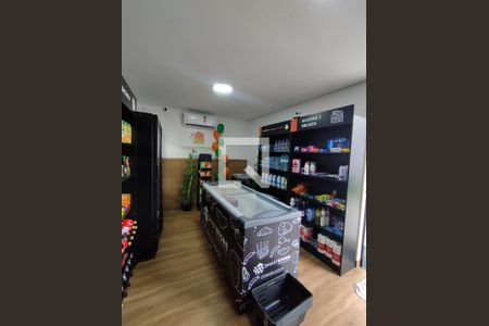 Mercado de apartamento à venda com 2 quartos, 40m² em Vila Cristalia, São Paulo