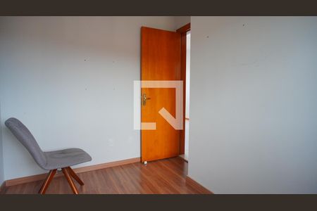 Quarto 2 de casa de condomínio à venda com 2 quartos, 49m² em Restinga, Porto Alegre