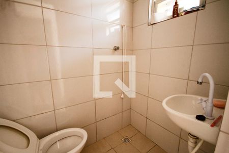 Banheiro da Suíte 1 de casa para alugar com 4 quartos, 120m² em Maracanã, Praia Grande