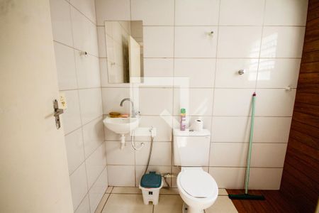 Banheiro da Suíte 1 de casa para alugar com 4 quartos, 120m² em Maracanã, Praia Grande