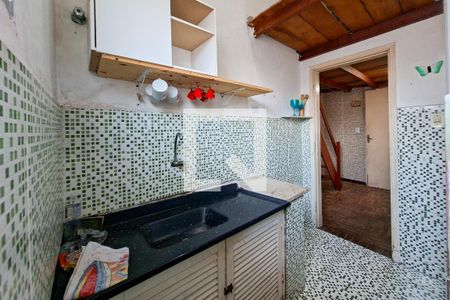 Cozinha de kitnet/studio para alugar com 0 quarto, 20m² em Cidade Ocian, Praia Grande