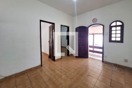 Sala de casa à venda com 3 quartos, 350m² em São Lourenço, Niterói