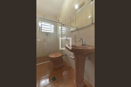 Banheiro Social de casa para alugar com 2 quartos, 60m² em Parque Santo Antônio, São Paulo