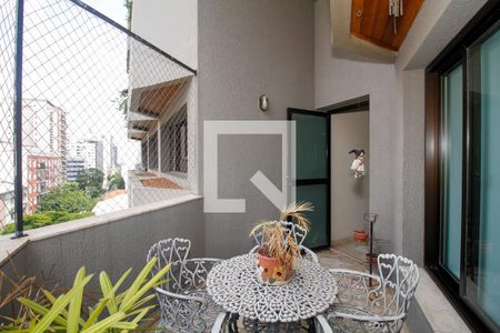 Varanda e Vista da Sala de Estar e Jantar de apartamento para alugar com 4 quartos, 160m² em Jardim America, São Paulo