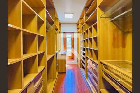 Casa à venda com 4 quartos, 740m² em Alphaville Residencial Um, Barueri