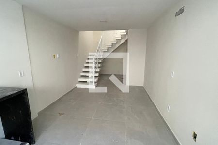 Sala de casa para alugar com 2 quartos, 60m² em Parque Pauliceia, Duque de Caxias