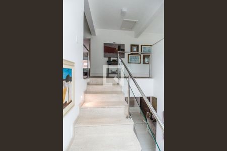 Corredor de casa à venda com 4 quartos, 345m² em Residencial Nove (alphaville), Santana de Parnaíba