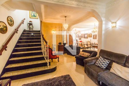 Escada de casa de condomínio para alugar com 4 quartos, 360m² em Alphaville, Santana de Parnaíba