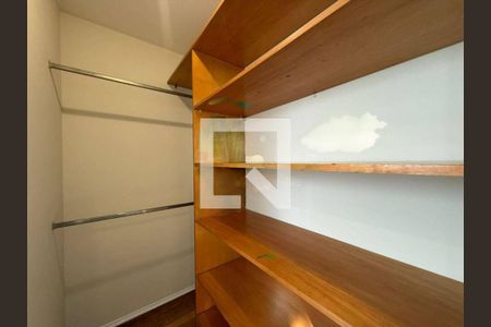 Casa à venda com 4 quartos, 325m² em Residencial Cinco (Alphaville), Santana de Parnaíba