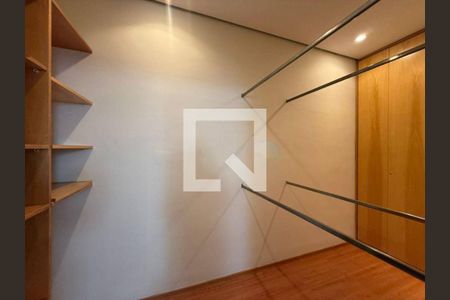 Casa à venda com 4 quartos, 325m² em Residencial Cinco (Alphaville), Santana de Parnaíba