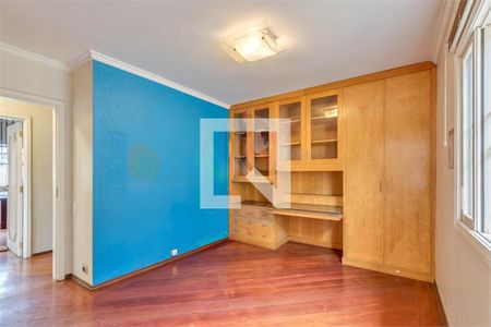 Casa à venda com 4 quartos, 400m² em Jardim Luzitania, São Paulo