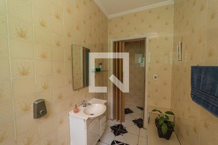 Banheiro de casa à venda com 2 quartos, 150m² em Vila Paranagua, São Paulo