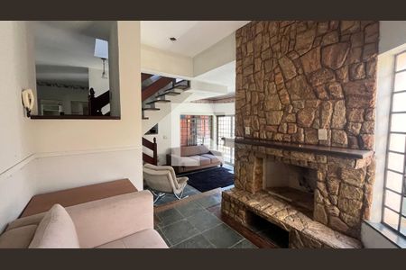 Casa de Condomínio para alugar com 4 quartos, 900m² em Loteamento Alphaville Campinas, Campinas