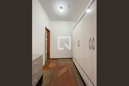 Closet da suíte de casa para alugar com 3 quartos, 240m² em Presidente Altino, Osasco