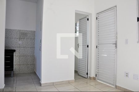 Detalhe - Sala de casa para alugar com 1 quarto, 65m² em Vila Mangalot, São Paulo