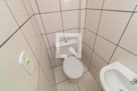 Lavabo de casa de condomínio para alugar com 2 quartos, 60m² em Irajá, Rio de Janeiro