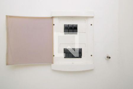 Sala de casa de condomínio para alugar com 2 quartos, 60m² em Irajá, Rio de Janeiro