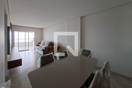 Sala de apartamento para alugar com 3 quartos, 116m² em Vilamar, Praia Grande