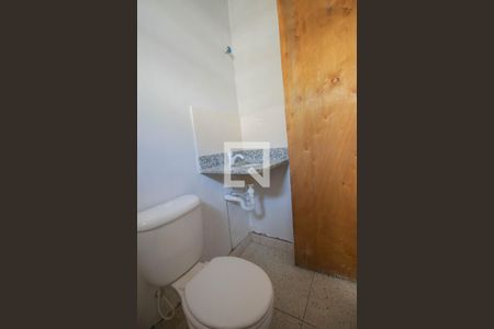 Banheiro de casa para alugar com 1 quarto, 38m² em Venda da Cruz, São Gonçalo