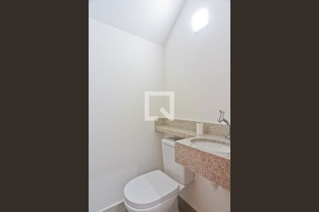 Lavabo de casa à venda com 3 quartos, 145m² em Parque Maria Domitila, São Paulo