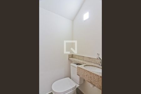 Lavabo de casa à venda com 3 quartos, 144m² em Parque Maria Domitila, São Paulo