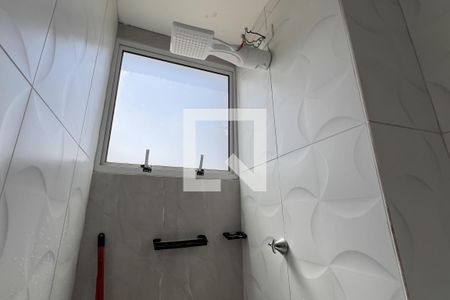 Banheiro de apartamento para alugar com 2 quartos, 44m² em Vila Nova Bonsucesso, Guarulhos