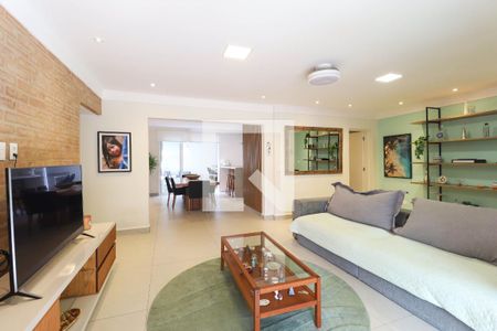 Casa de Condomínio para alugar com 3 quartos, 350m² em Jardim Leonor Mendes de Barros, São Paulo