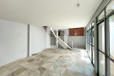 Sala de casa à venda com 3 quartos, 180m² em Paquetá, Belo Horizonte