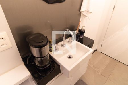 Lavabo de kitnet/studio à venda com 1 quarto, 11m² em Liberdade, São Paulo